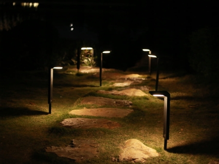 Slupek ogrodowy solarny LED SSO-2 4000K - wizka2.jpg