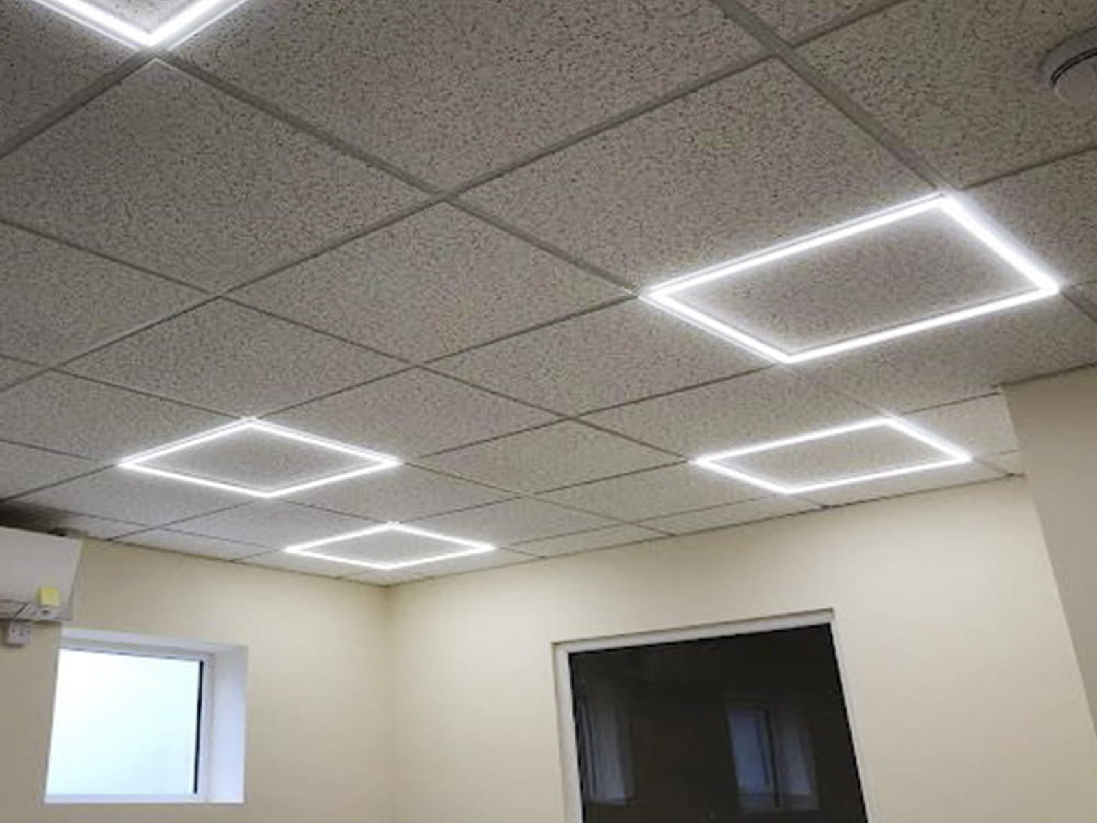 Panel podtynkowy LED 60x60 Sirrah Frame 36W 4000K -- wiz01.jpg